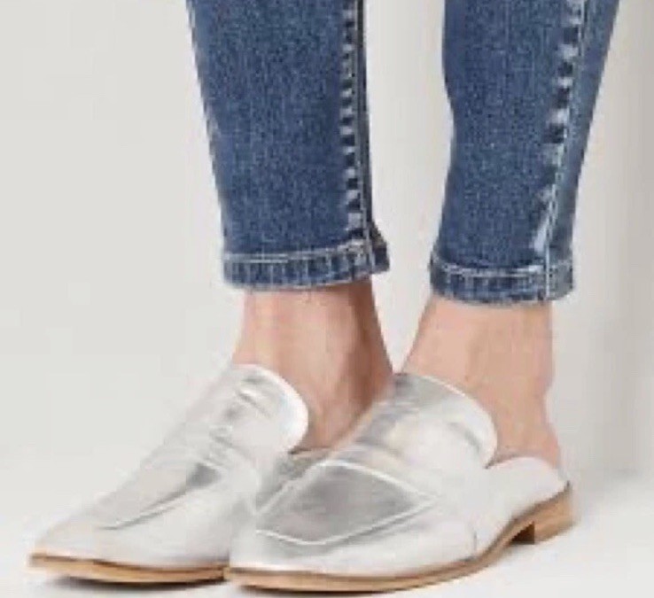 Free People  Women’s At Ease Gold Metallic Slides Mules Size 38 Leather Slip On