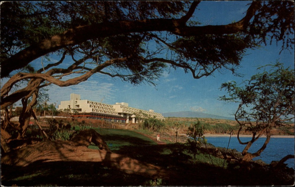 Mauna Kea Hawaii Beach Hotel snow-capped mountain unused vintage postcard
