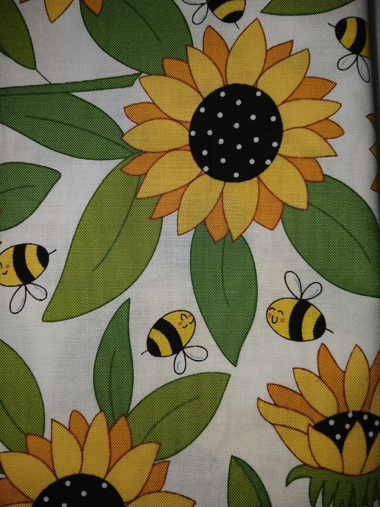2 yards Bees Sunflowers 100% cotton name brand free ship on trend Spring Floral