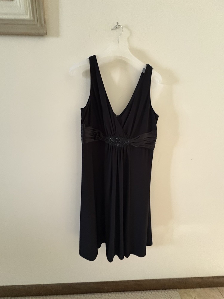 Jones Wear Dress Black Sleeveless Midi Rhinestone Size 14 Evening Elegant