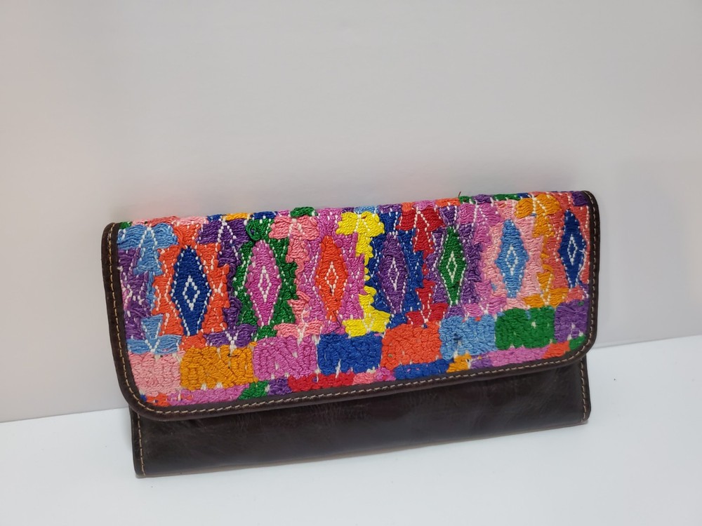 Tommy Hilfiger Vintage Embroidered Bifold  Women's Genuine Brown Leather Wallet