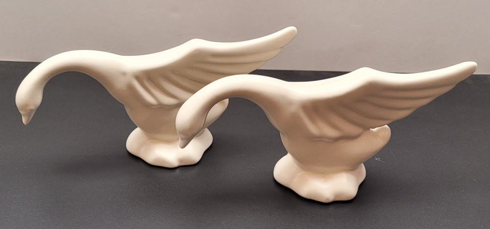 Vintage 1940's Haeger Pottery White Swan Figurines (2 pcs)