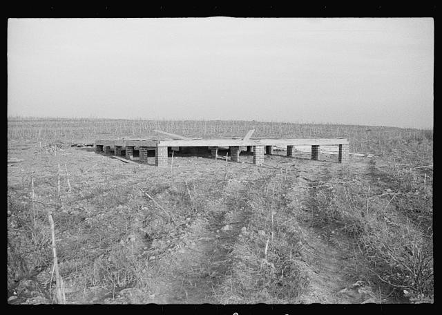 Photo:1930s Underground Bunker Shelter Field Construction