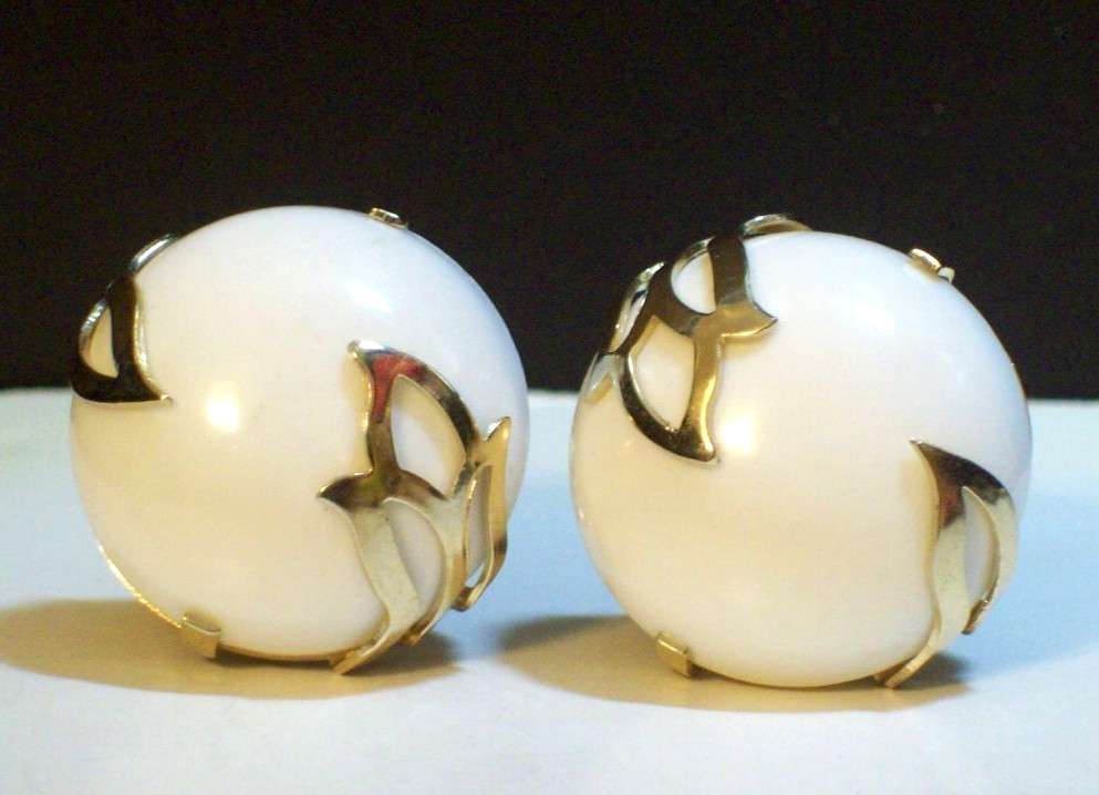 White Lucite Half Sphere Dome Earrings Vintage Retro Plastic Gold Tone Clip On