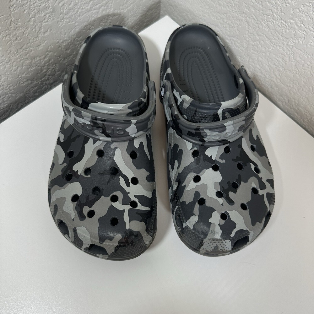 Crocs Classic Printed Camo Clogs Unisex Christmas Hanukkah {Womens 10 / Mens 8}