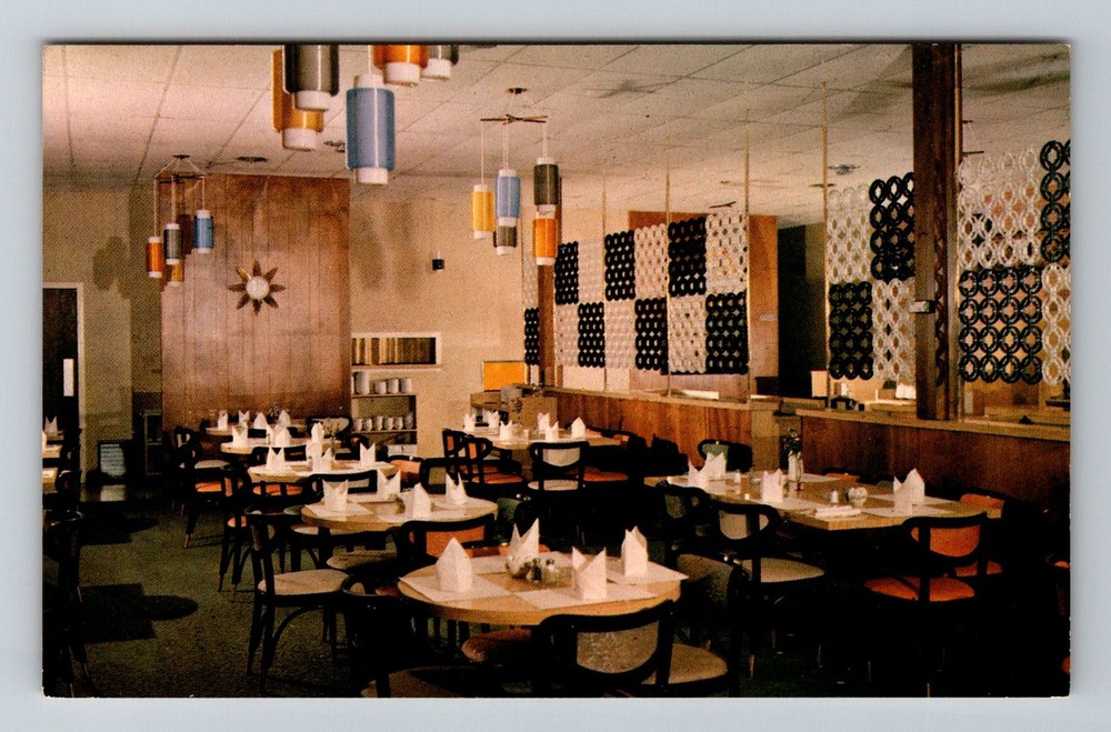 Canada- Sault Ste. Marie Ontario Pagoda Restaurant Dining Room Vintage Postcard