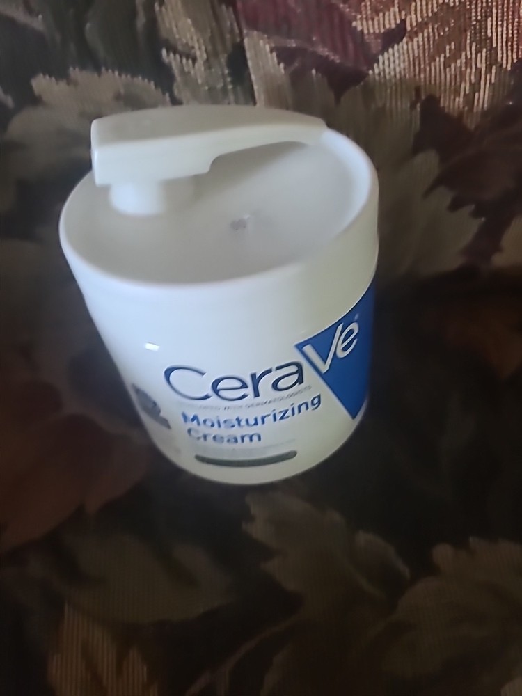 CeraVe Moisturizing Cream with Pump for Dry Skin - 16 oz Hydrating Lotion