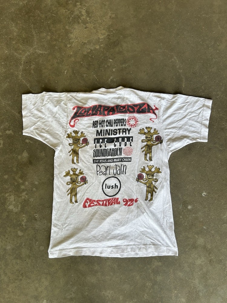Vintage 1992 Lollapalooza Festival T-Shirt RHCP, Soundgarden, Pearl Jam Size M