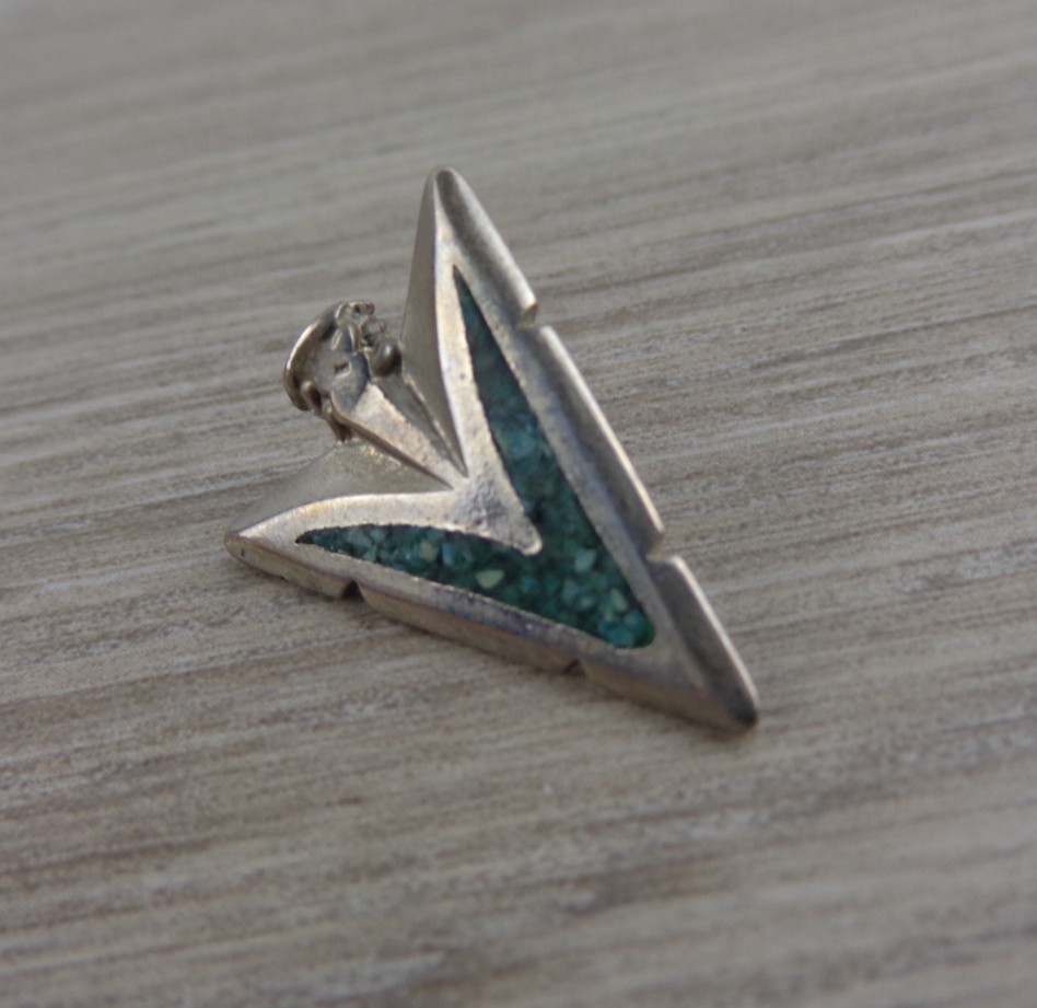 Crushed Turquoise Arrowhead Silver Tone Lapel Pin Tie Hat Tac Southwest READ
