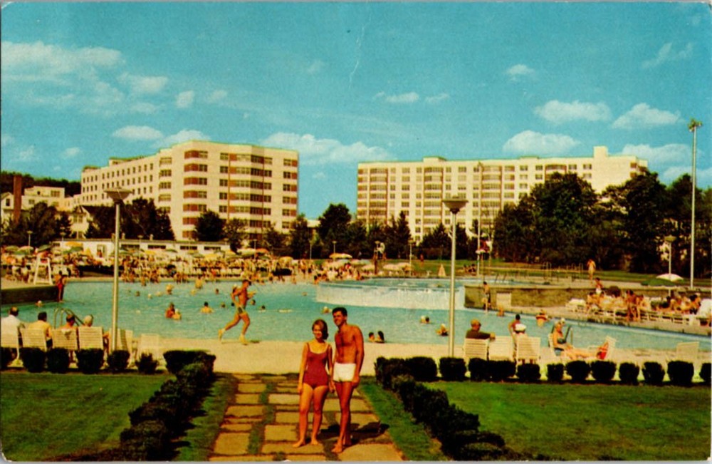Kiamesha Lake New York NY : HOTEL SCENE m/14 BD0146