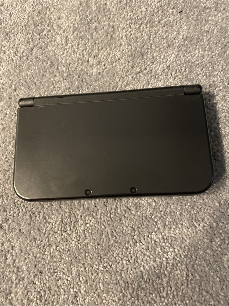 Nintendo New 3DS XL 4GB Handheld Gaming System - Black Dead Screen Pixels