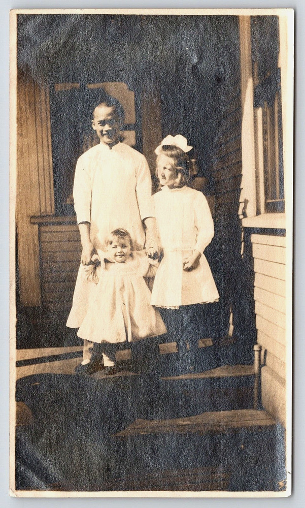 Vintage Old Outdoor Antique Real Photo Picture Girls Baby Dresses Bow Home Porch