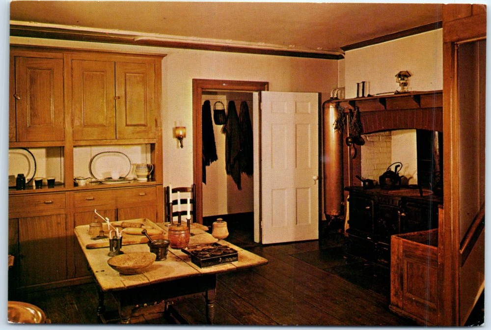 Postcard - Washington Irving's Kitchen, Sunnyside - Tarrytown, New York