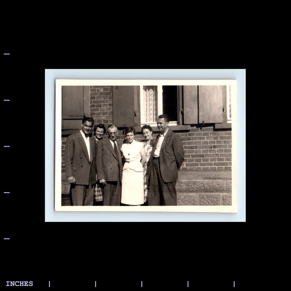 Old Vintage Photo MEN AND WOMEN STANDING OUTSIDE HOUSE