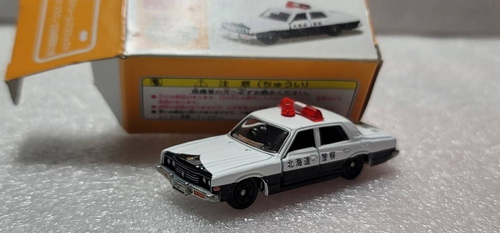 Takara Tomy Tomica Crown Patrol Car Metropolitan Police Department