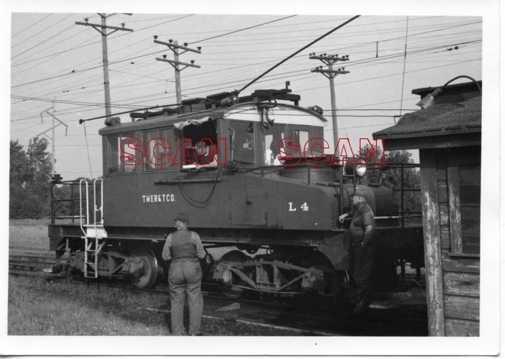 2CC638 RP 1961 MILWAUKEE ELECTRIC RAILWAY LOCO #L4 LAKESIDE SCALE HOUSE