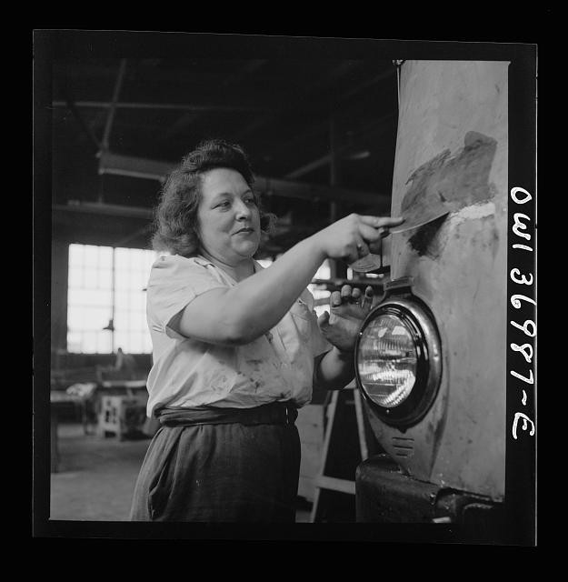 Pittsburgh Pennsylvania 1943 Greyhound Garage Girl Scraping Bus Paint