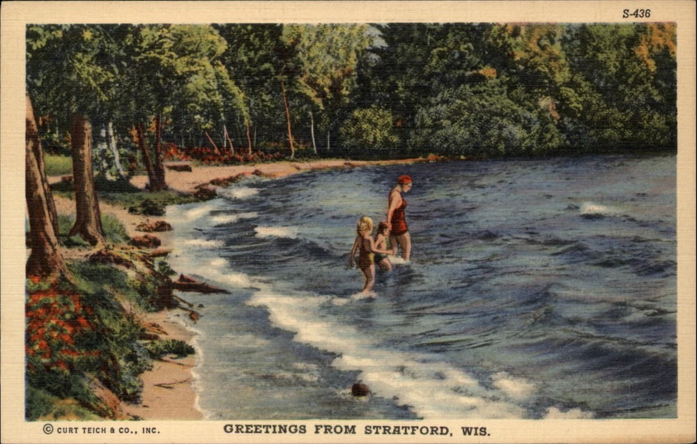 Stratford Wisconsin Greetings Lake 1950s swimsuit fashion linen vintage postcard