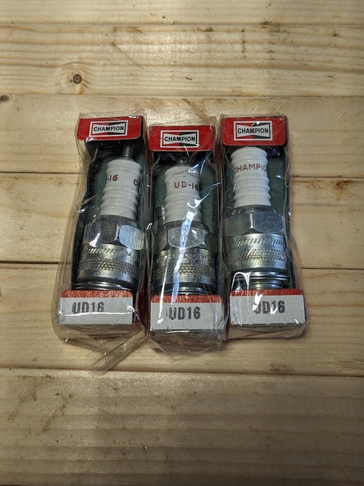 Champion UD16 Spark Plugs for Case, Caterpillar, Continental Engines NOS