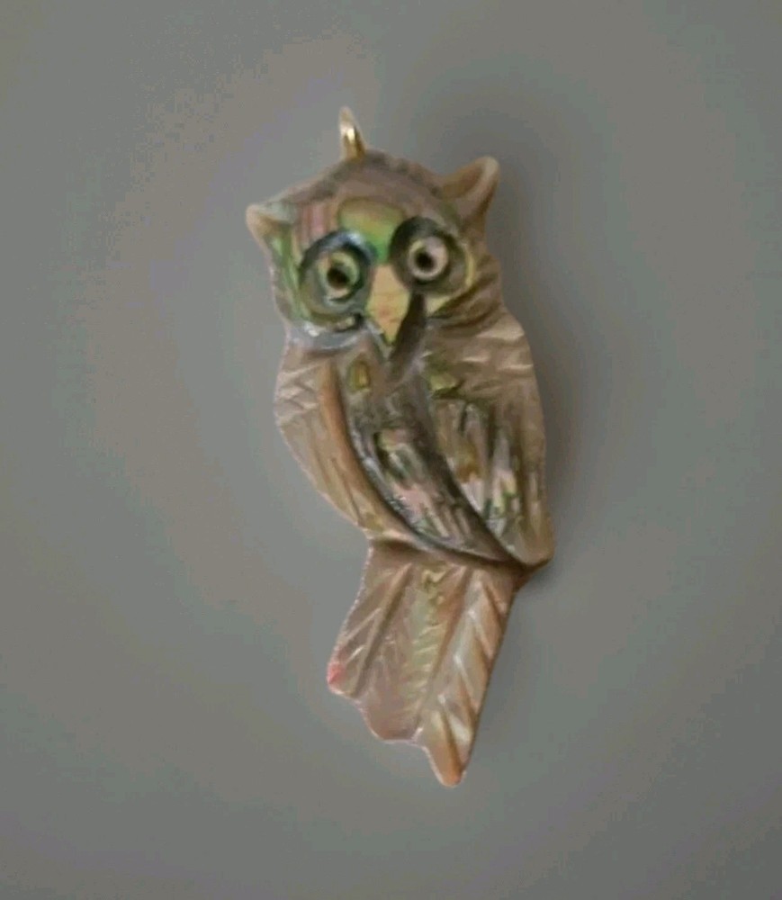 Carved Owl Pendant Vintage Jewelry 1.5 Inch Multicolor