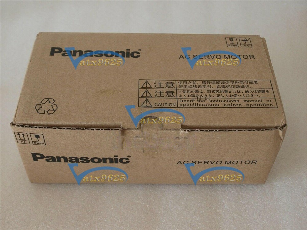 ONE Panasonic MSMD042P1C Servo Motor New