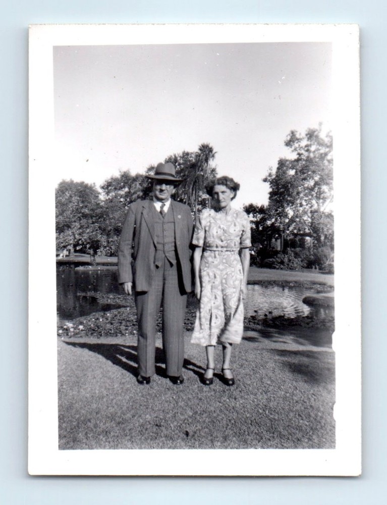 Old Vintage Photo MAN WOMAN COUPLE IN PARK BY LAKE POND ORIGINAL SNAPSHOT