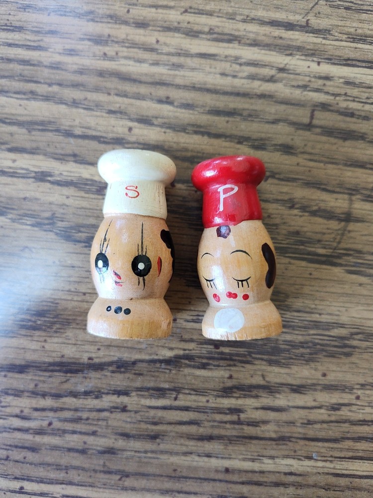 Vintage Wooden Salt And Pepper Shaker Set Male And Female Chefs Made In Japan