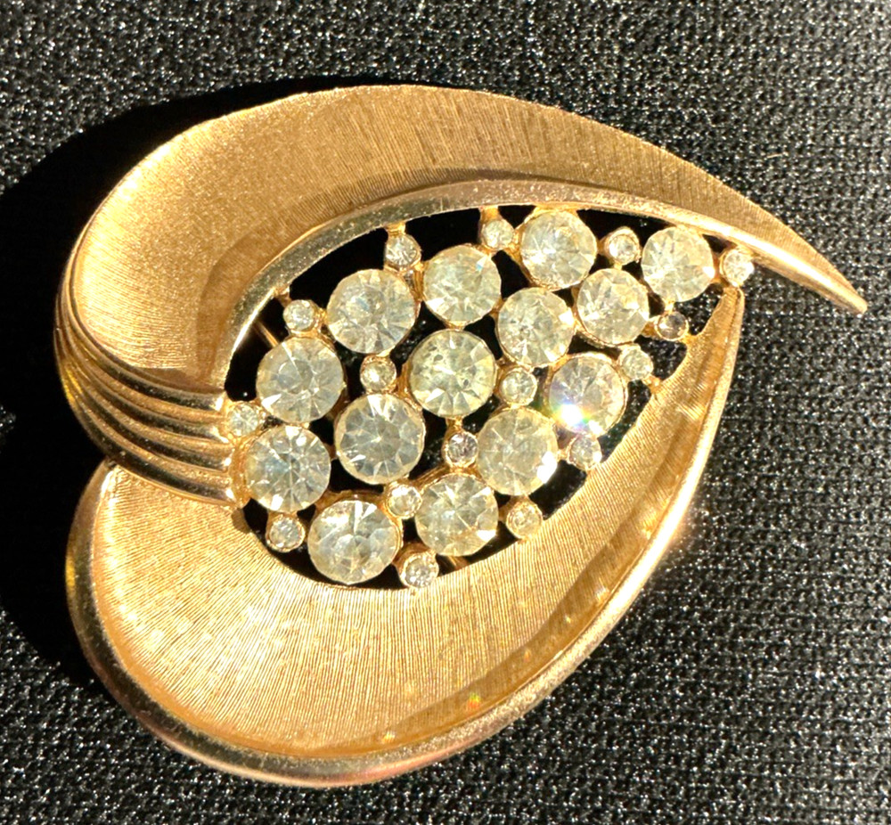 Vintage Signed Crown Trifari Gold Tone Rhinestone Leaf Abstract Pin Brooch