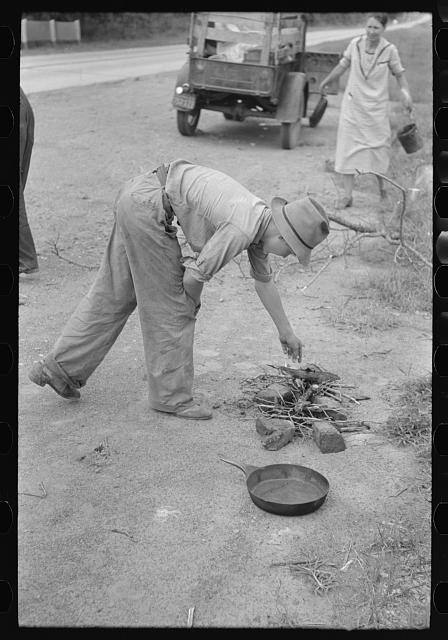 Photo:Henryetta Oklahoma 1939 Migrant Family Roadside Campfire Camp