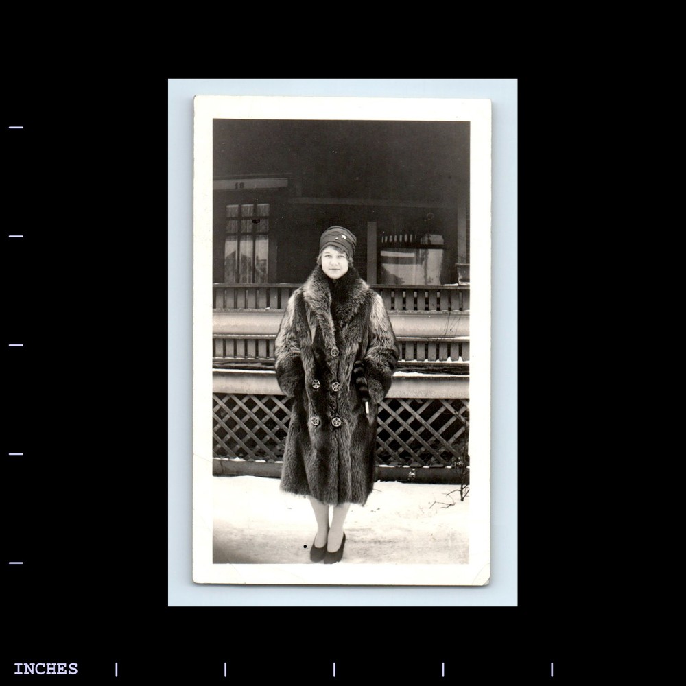 Old Vintage Photo WOMAN IN FUR COAT FLAPPER ERA HAT