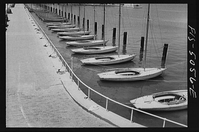 Photo:Annapolis, Maryland. Knockabouts, U.S. Naval Academy