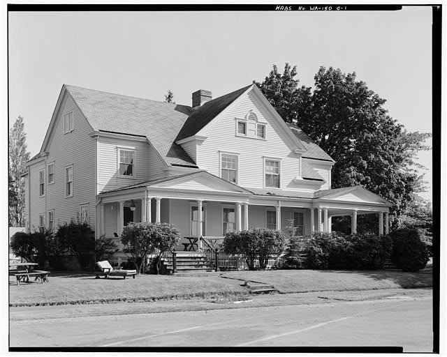 Photo:Seattle WA Fort Lawton Discovery Park Double Officers Quarters 1900s
