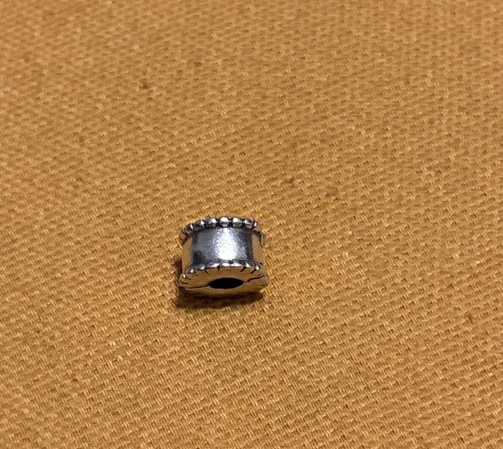 Pandora Beveled Clip Charm - Sterling Silver Bead 790267