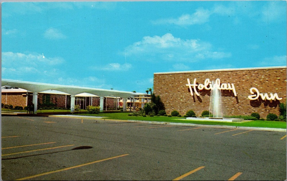 Vintage HOLIDAY INN Cordele Georgia I-75 US-280 Chrome Postcard Fountain