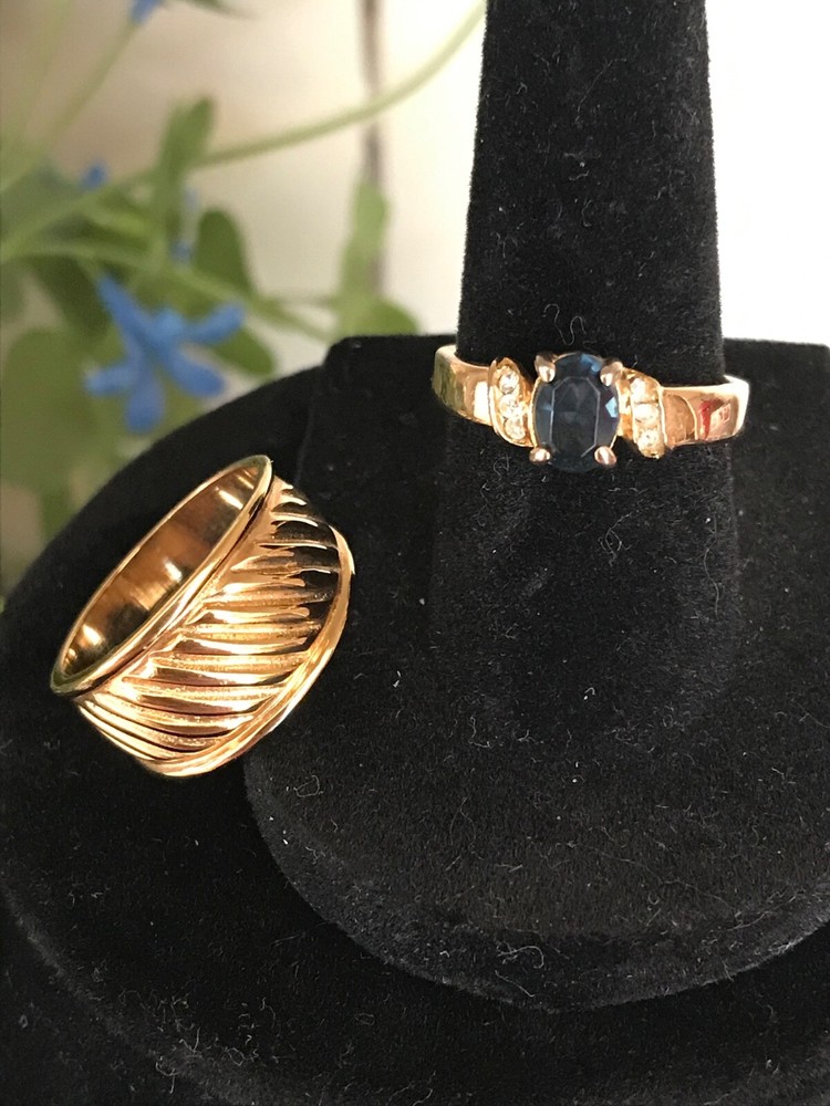 Set of 2 Gold Tone Rings - Size 7