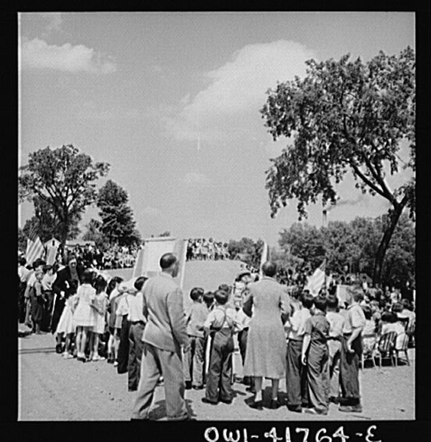 Southington Connecticut Beecher Street School Students 1900s Crowd Parade