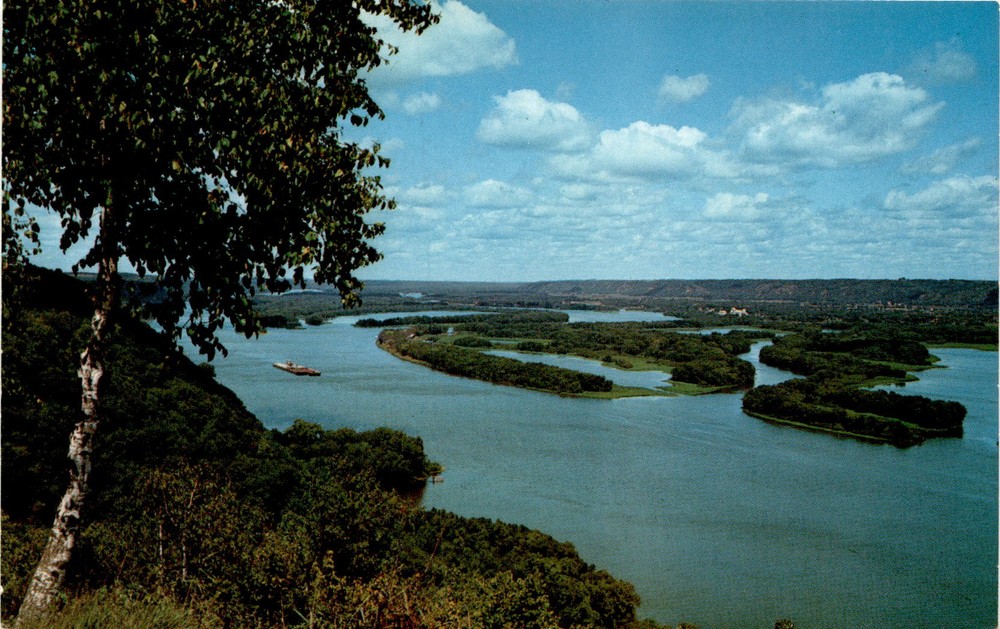 Mississippi River, Prairie du Chien, Wisconsin, Pike's Peak State Postcard