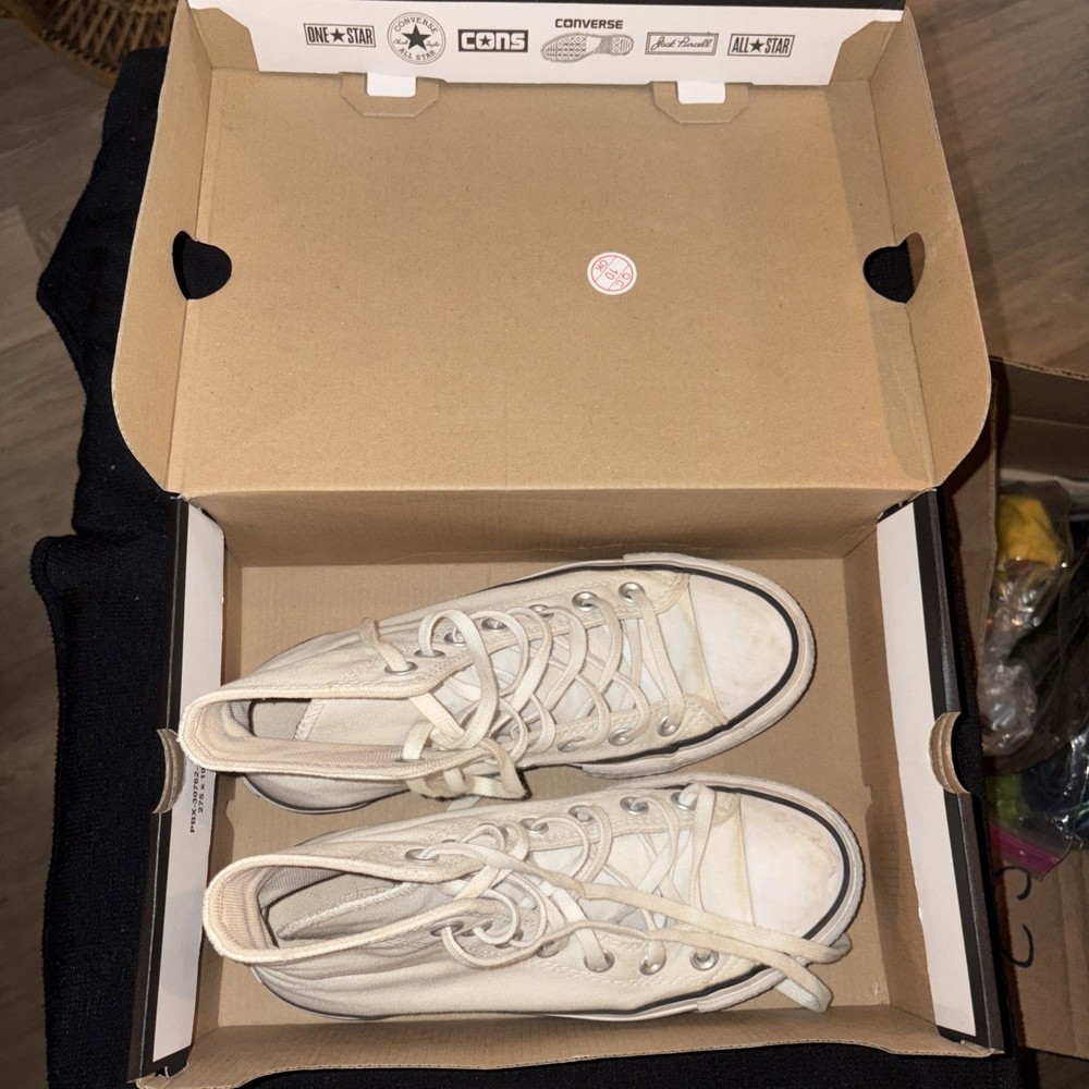 Converse Women’s Size 5