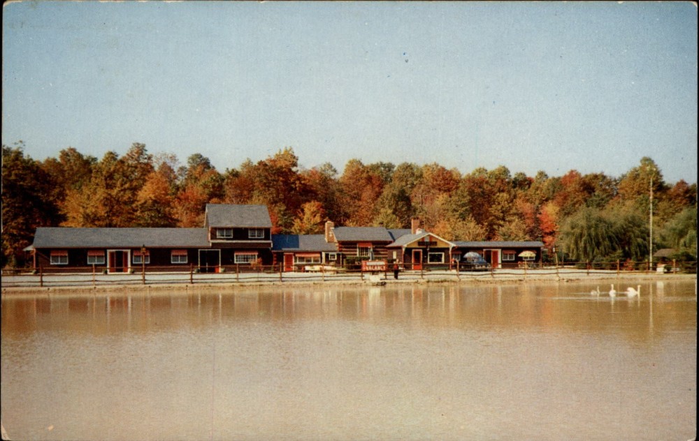 Little Lake Tourist Court Quakertown Pennsylvania vintage postcard k598