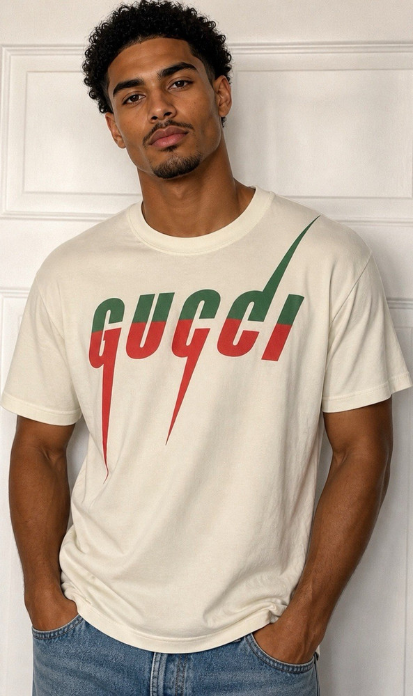 1 time use! Made in Italy GUCCI   blade print Men’s Logo Summer  White Tee.