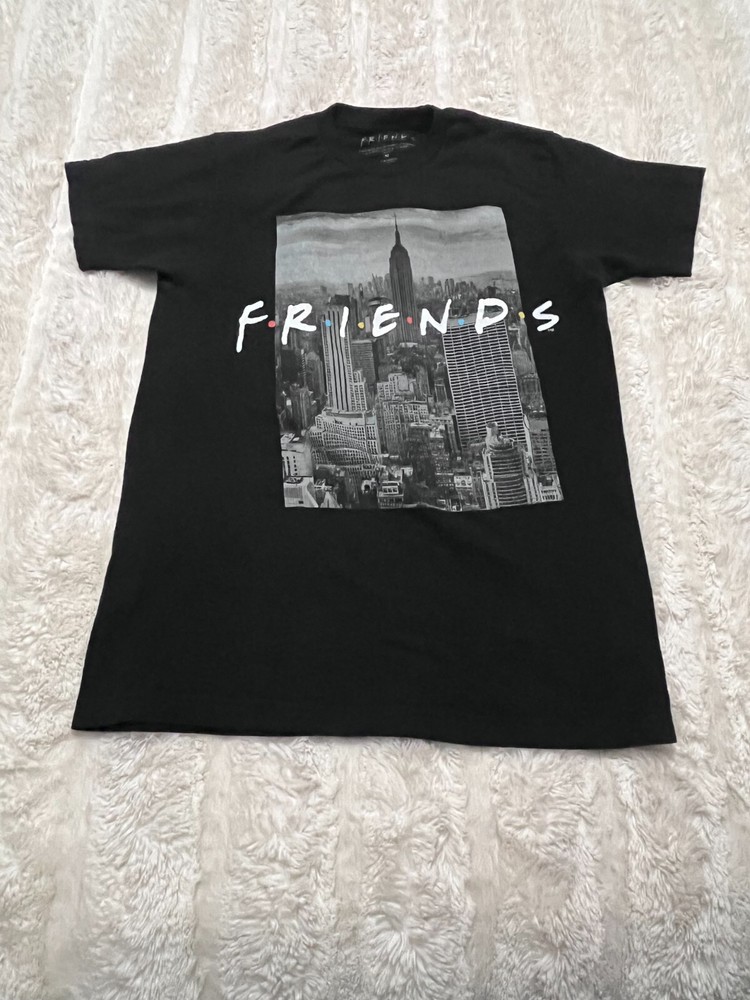 Friends Tv Show T-shirt Size Small