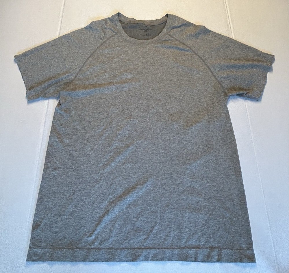 Fabletics Training Day Performance Tee Mens XL Stretch Gray Short Sleeve Workout
