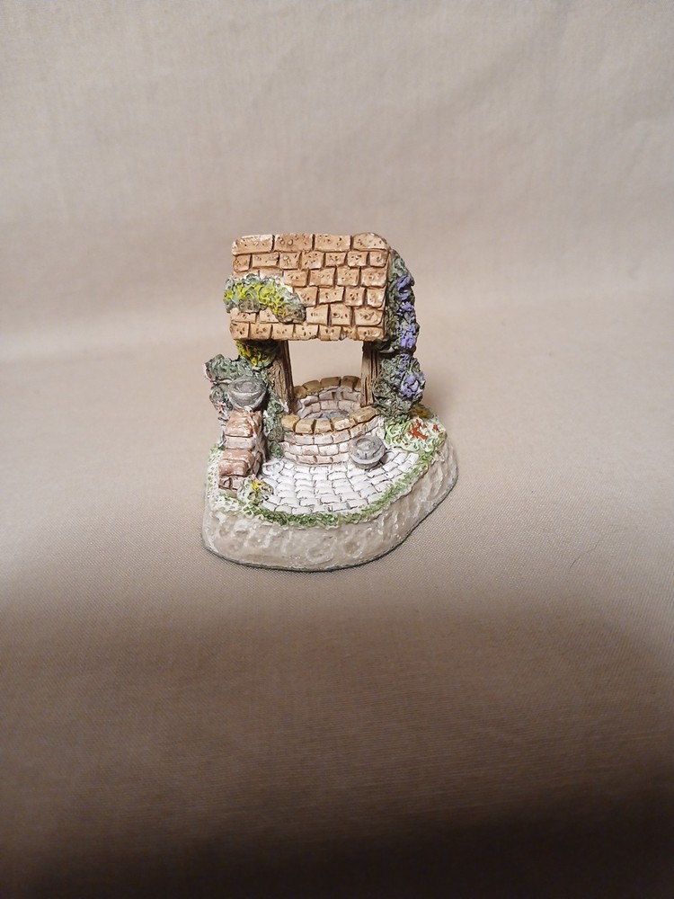 1991 Retired David Winter Miniature Penny Wishing Well Figurine
