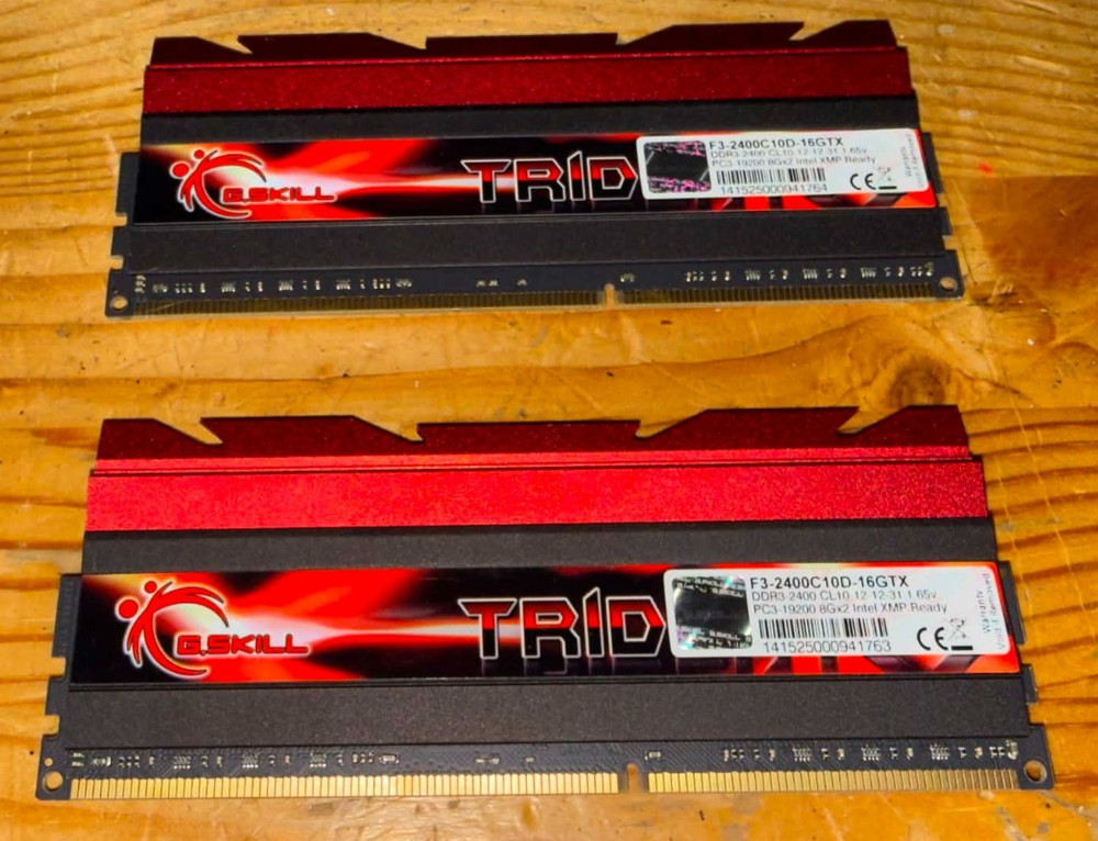 G.Skill Trident X PC3-19200 16 GB(2x8) DIMM 2400 MHz DDR3 CL10-10-12-12-31