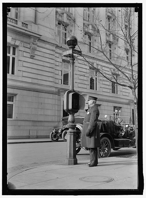 Fire Alarm Box,Policeman,Washington,DC,District of Columbia,Harris & Ewing
