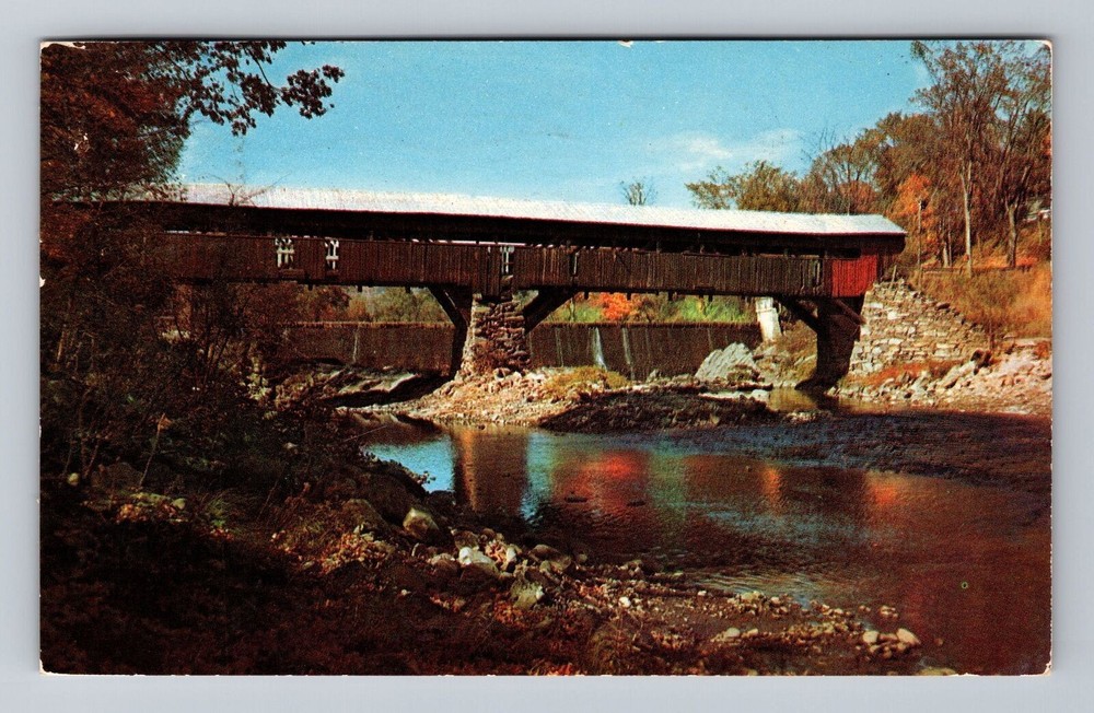 Vermont VT Ottauquechee River The Taftsville Covered Bridge Vintage Postcard