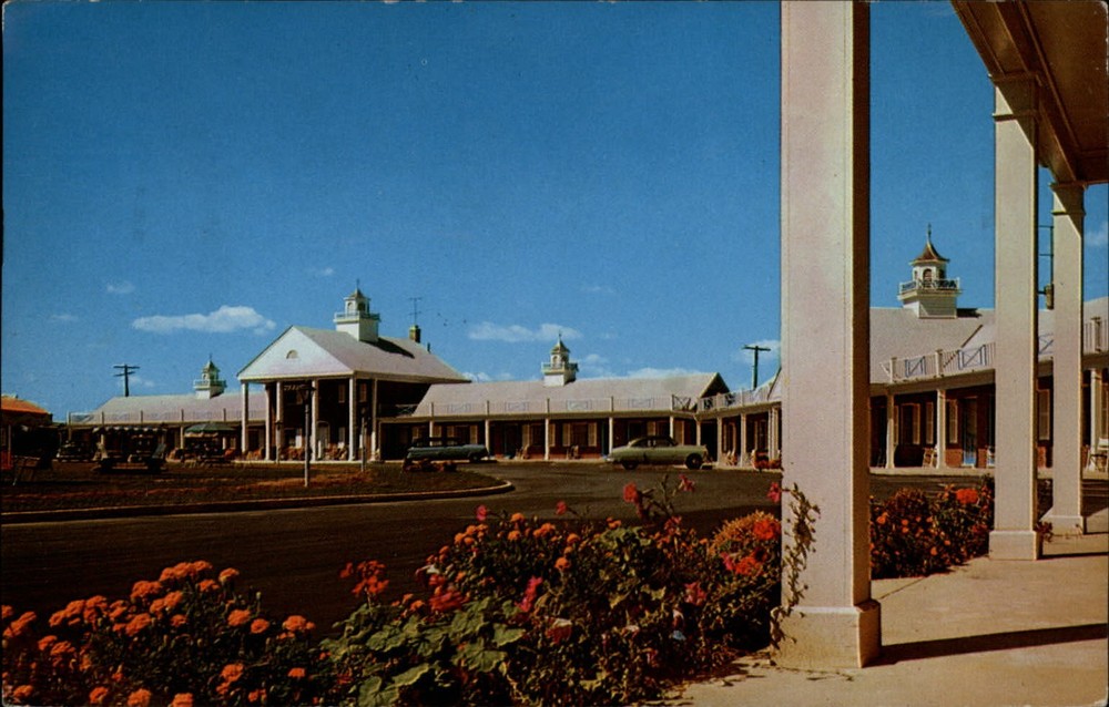 Waldorf Maryland Martha Washington Motel 1950s cars station wagon 1965 postcard