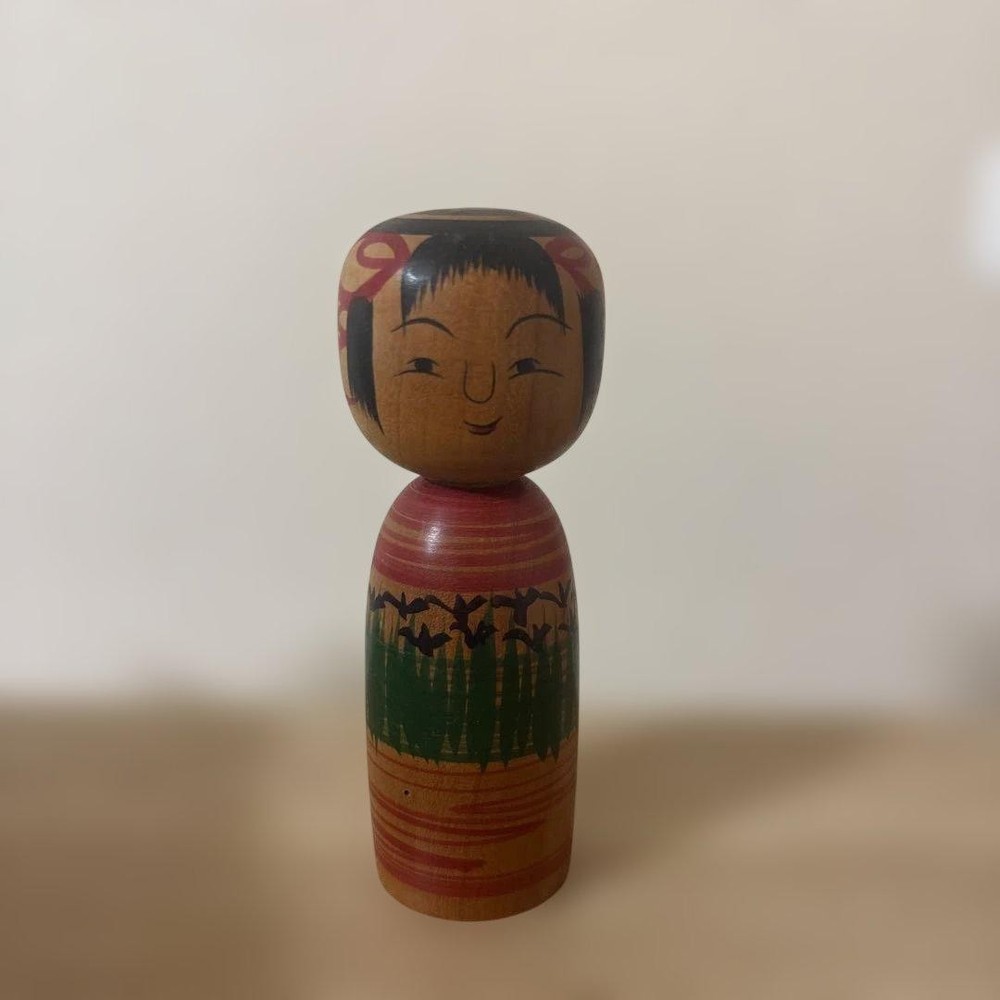 Kokeshi Doll Smiling Woman Handmade Wooden Traditional Red Green Decor