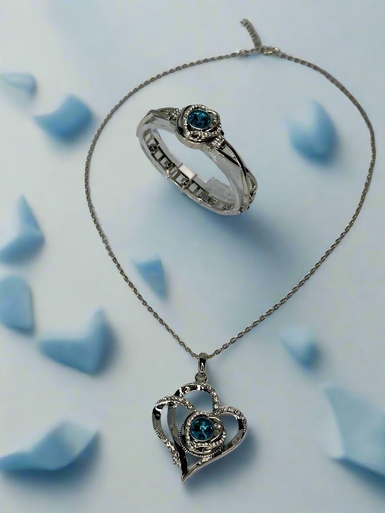 Blue Hearts Change it, Snap It Bracelet & Necklace Collection