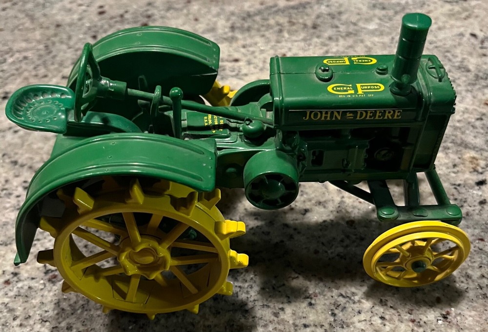 John Deere 1928-29 Model-D GP Tractor 1:16 Scale Die Cast by ERTL #5138